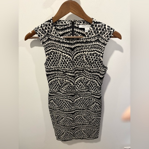 New without tag- Diane von Furstenberg Pentra Texture Seamless Dress Blk - Picture 5 of 9